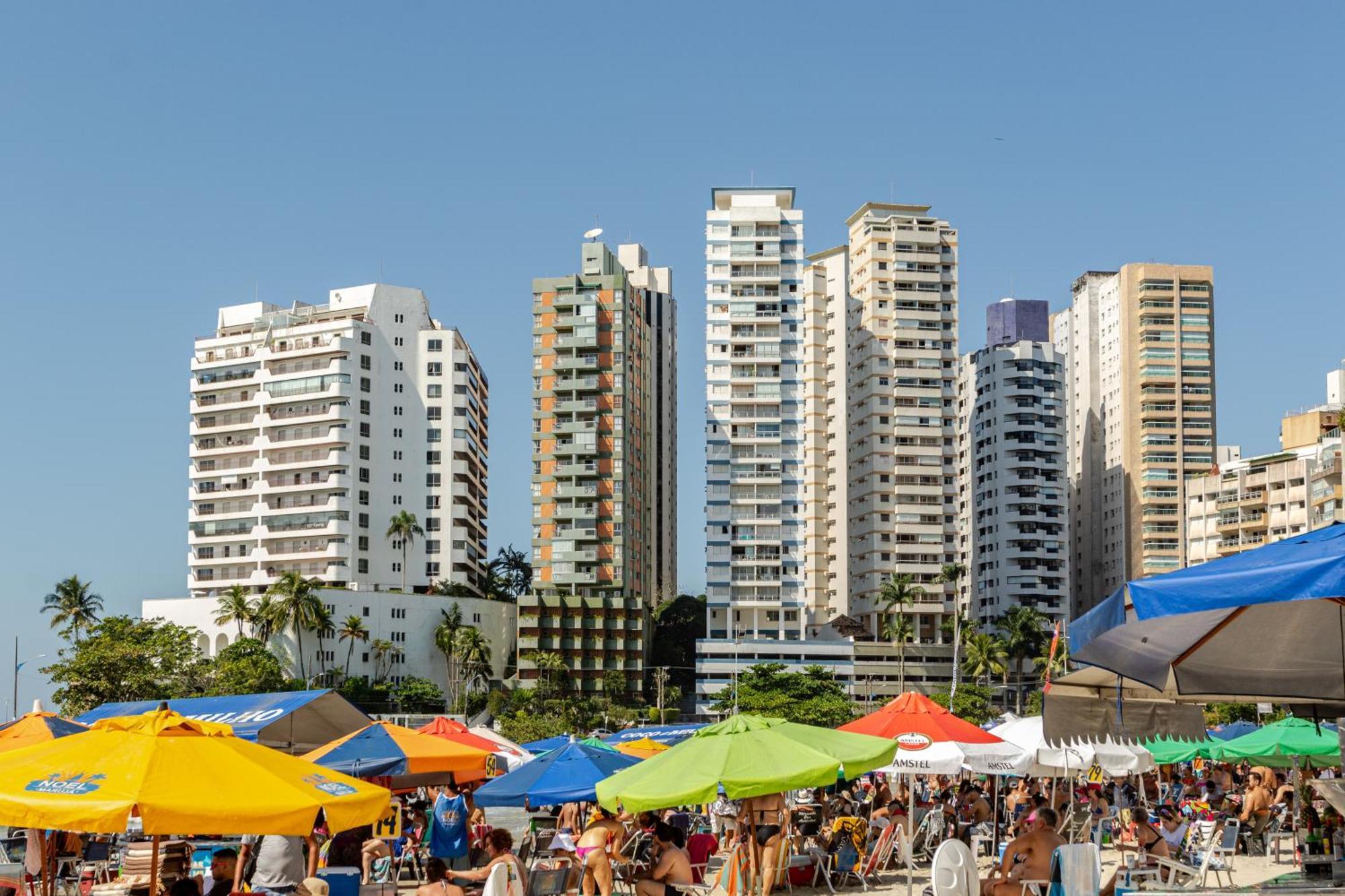 Apto - Predio De Frente Para Praia - Asturias - Guaruja - 2 Vagas Garagem - Wi-Fi E Ar Condicionado Exterior photo